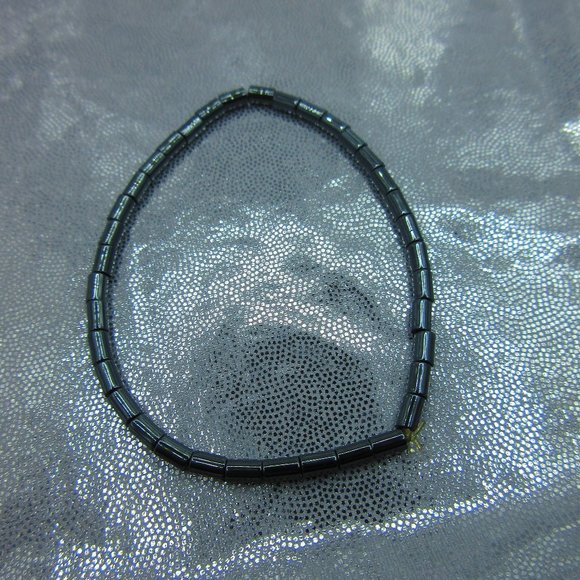 Hematite Small Tubes 7" Stretchy Gemstone Bracelet - Picture 2 of 3